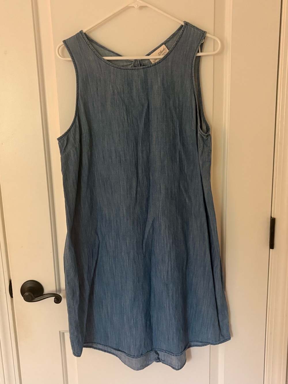 Universal Thread Light Blue Sleeveless Chambray Dress